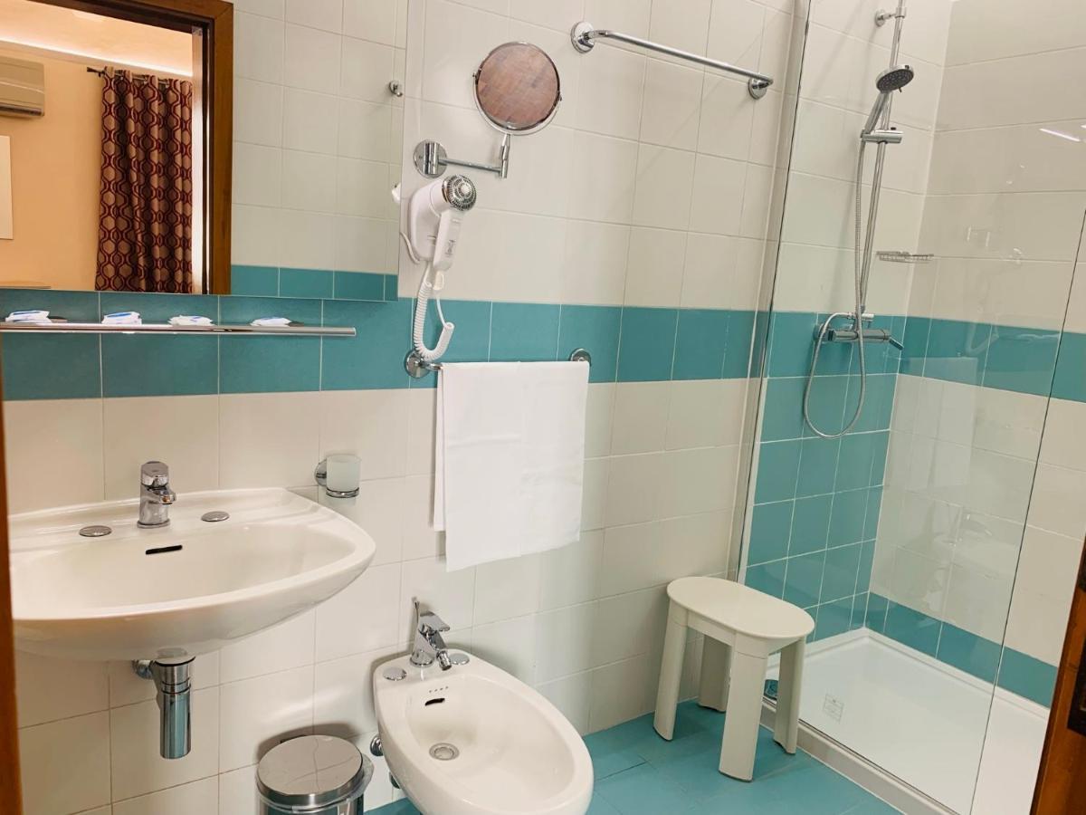Piccolo Hotel Con Access Ztl !!! Nel Centro Storico Di Firenze !!! Bagian luar foto